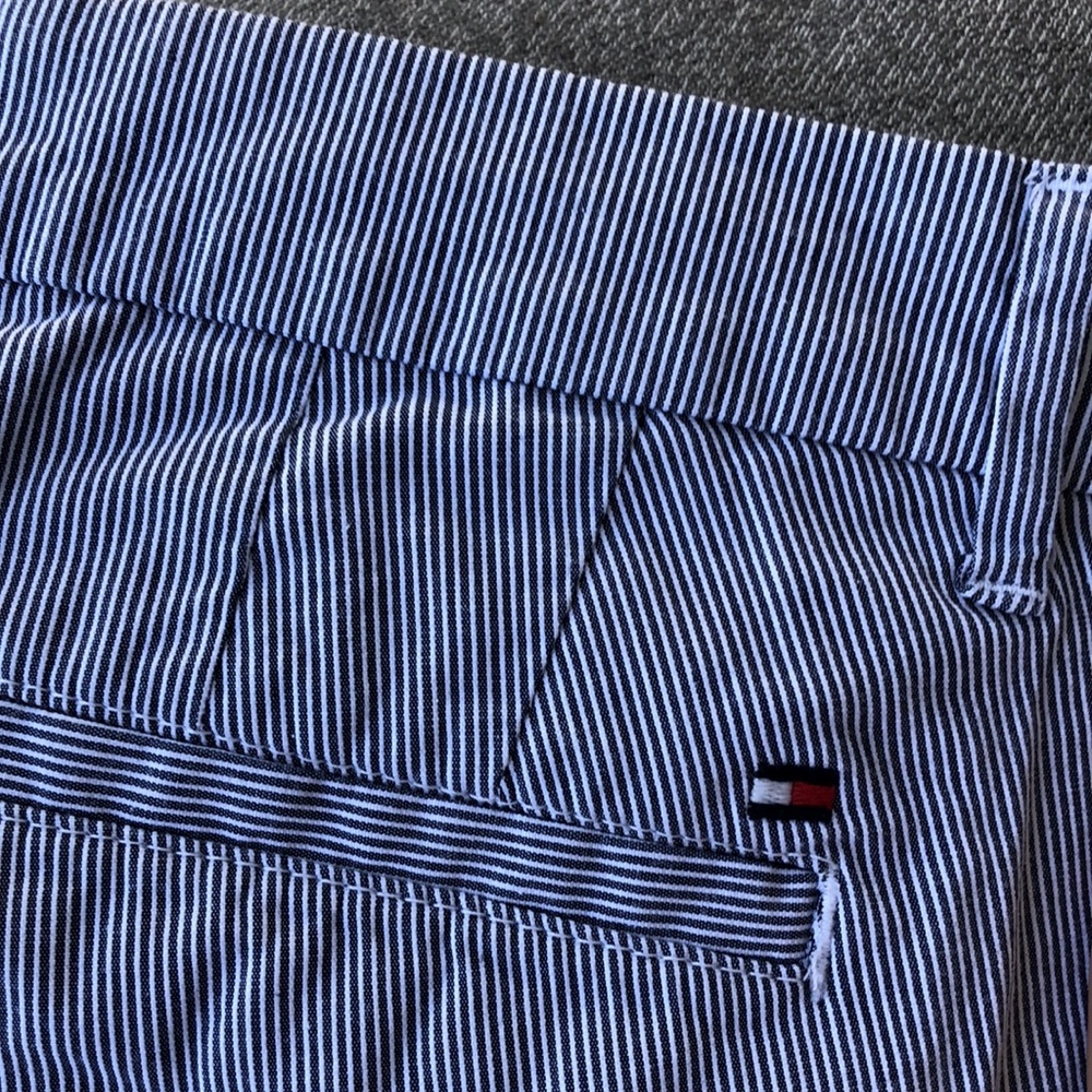 Like new! - TOMMY HILFIGER Pinstripe Seersucker Shorts - Picture 8 of 8